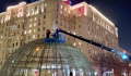 Монтаж 20-метрового новогоднего шара завершают на Поклонной горе в Москве